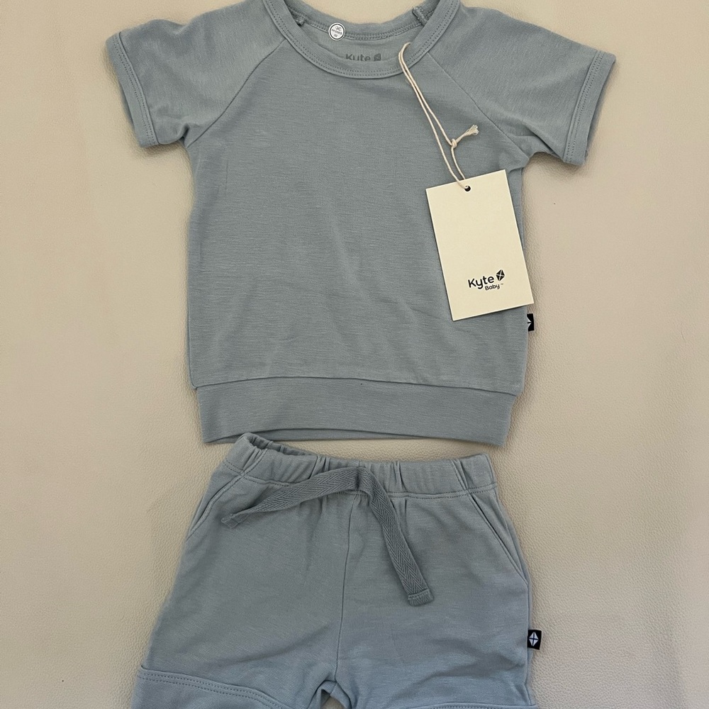Kyte BABY Short Sleeve Two-Piece jogger set in Fog